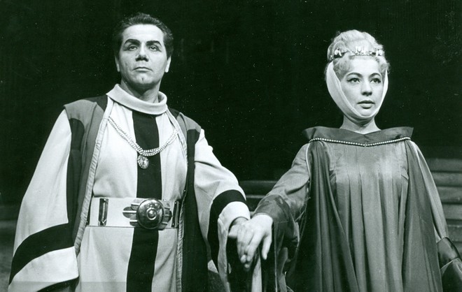 Richard Wagner: Tannhäuser - Jaroslav Hlubek (Tannhäuser), Jitka Kovaříková (Alžběta) - NDM Ostrava 1972 (foto František Krasl/archiv NDM Ostrava)