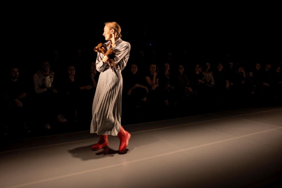 Tereza Lenerová – Rukavičkářské závody (Andea Miltnerová, foto Vojtěch Brtnický)