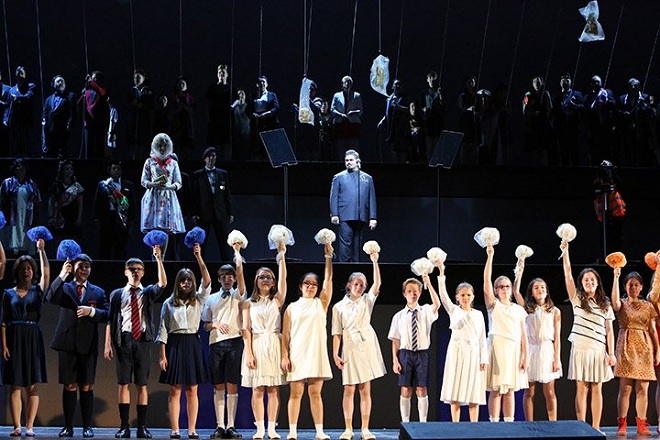 M.Eggert: Terra Nova oder Das weisse Leben - Anaïs Lueken (Marylin), Jacques le Roux (Ruler) - Landestheater Linz 2016 (foto © Ursula Kaufmann)