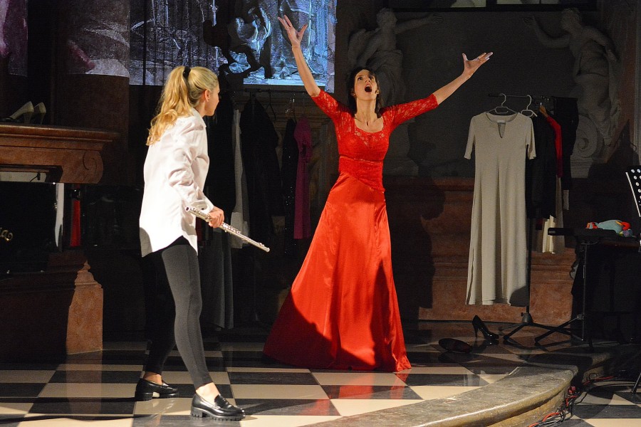 Ivo Medek, Sára Medková, Vít Zouhar: TiAmo – Hana Hána, Lucie Rozsnyó (zdroj Opera 2022, foto Petra Kožušníková)