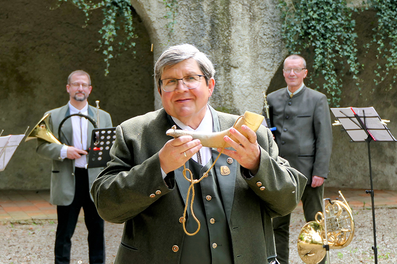 Festival Jarmily Novotné Liteň: Koncert Českého trubačského sboru, 14. dubna 2024, zámecký park, Zámek Liteň (foto Vladimír Kačer)
