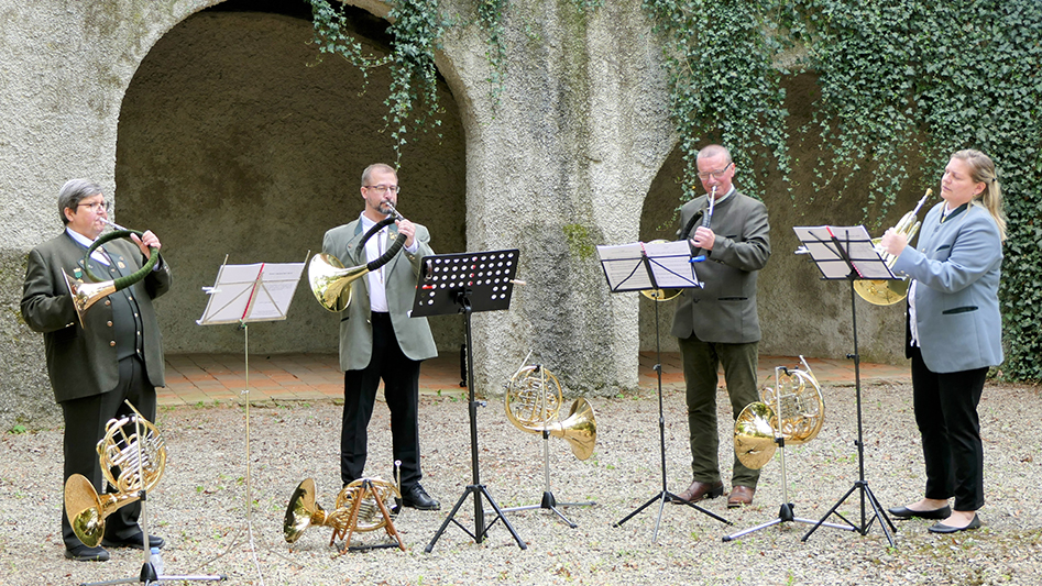 Festival Jarmily Novotné Liteň: Koncert Českého trubačského sboru, 14. dubna 2024, zámecký park, Zámek Liteň (foto Vladimír Kačer)