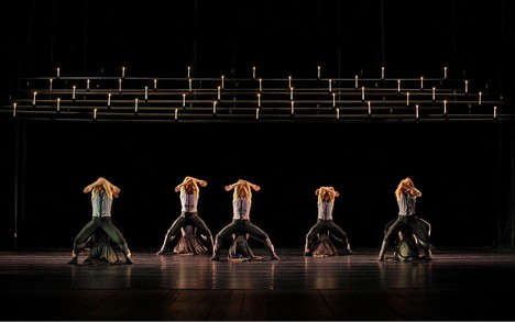 Un ballo - Jiří Kylián (Jihočeské divadlo) (foto Libor Sváček)