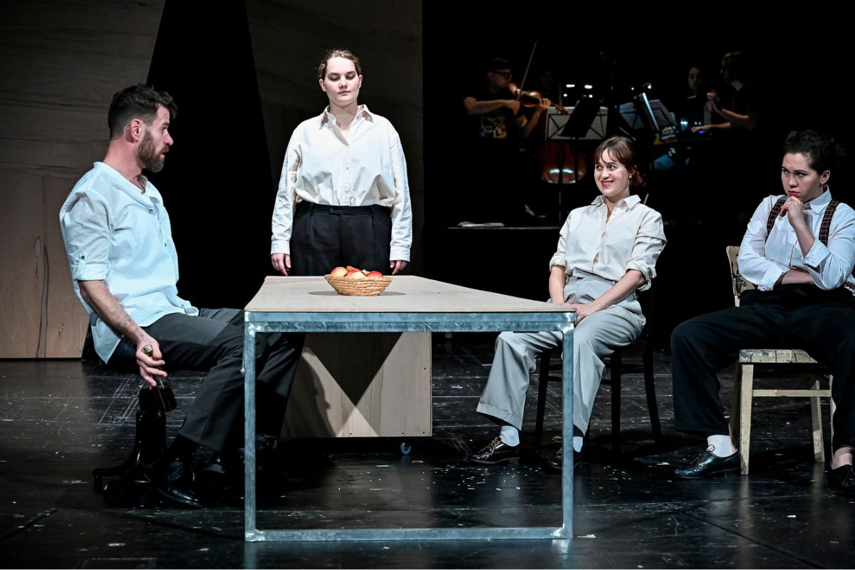 Ondřej Kyas: Světlo na konci tmy (zdroj Ensemble Opera Diversa, foto Marek Olbrzymek)
