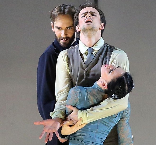 Up and Down - Jiří Jelínek, Oleg Gabyshev a Lyubov Andreeva​ (foto Irena Tuminene)