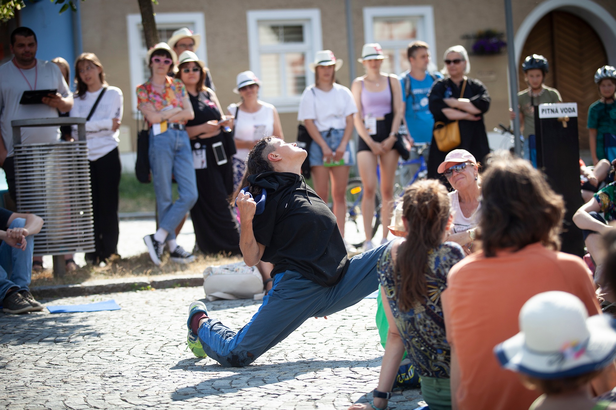 Uvedení Bien Parado ve Žďáru na náměstí Republiky (foto Dragan Dragin)