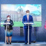 Pavla Svrčinová a Adam Vojtěch na tiskové konferenci (foto Vláda ČR)