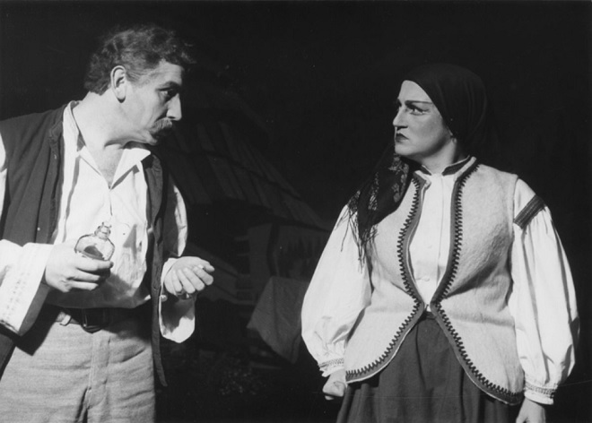 Z. Blažek: Verchovina - Zdeněk Kroupa (Michal Džumurat), Jarmila Palivcová (Dosia) - SD Brno 1956 (foto Rafael Sedláček)