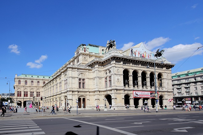 Vídeňská státní opera (zdroj wikiwand.com)