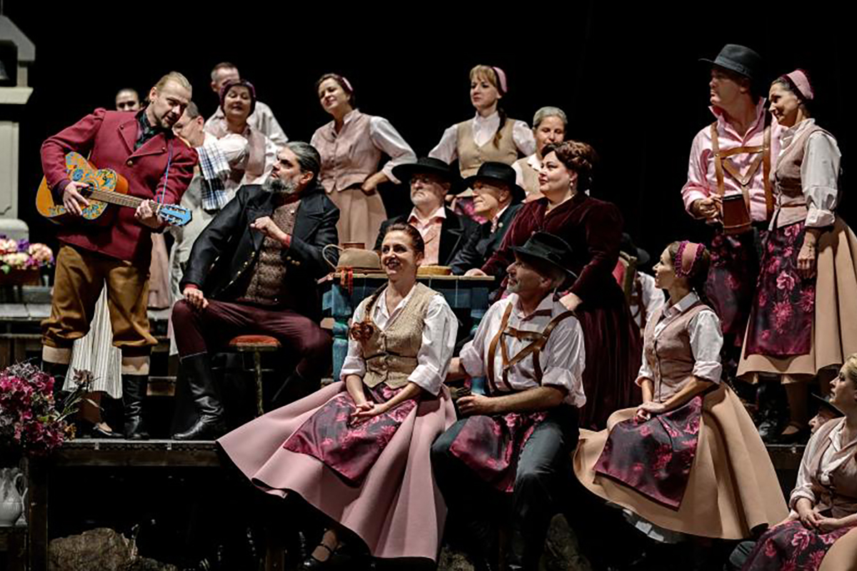 Bedřich Smetana: Tajemství, Národní divadlo moravskoslezské – Vít Šantora, Martin Gurbaľ, Lucie Hilscherová (foto Martin Popelář)