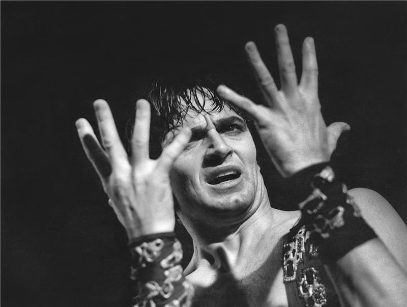 Vlastimil Harapes jako Macbeth (foto Miroslav Pospíšil, Archiv ND)