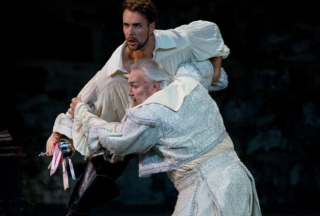 Wolfgang Amadeus Mozart: Don Giovanni Waltteri Torikka (Don Giovanni) a Jaakko Ryhänen (Komtuuri) (zdroj FB)