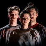 Xenia Bannuscher, Dries Vanwalle, Raff Pringuet – tanečně akrobatické trio Sinking Sideways (foto David Konečný)
