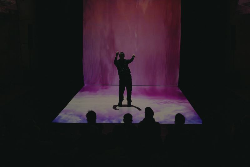 Y Events: Sweat & Fire (Viktor Szeri: Fatigue, foto Adam Mráček, Divadlo X10)