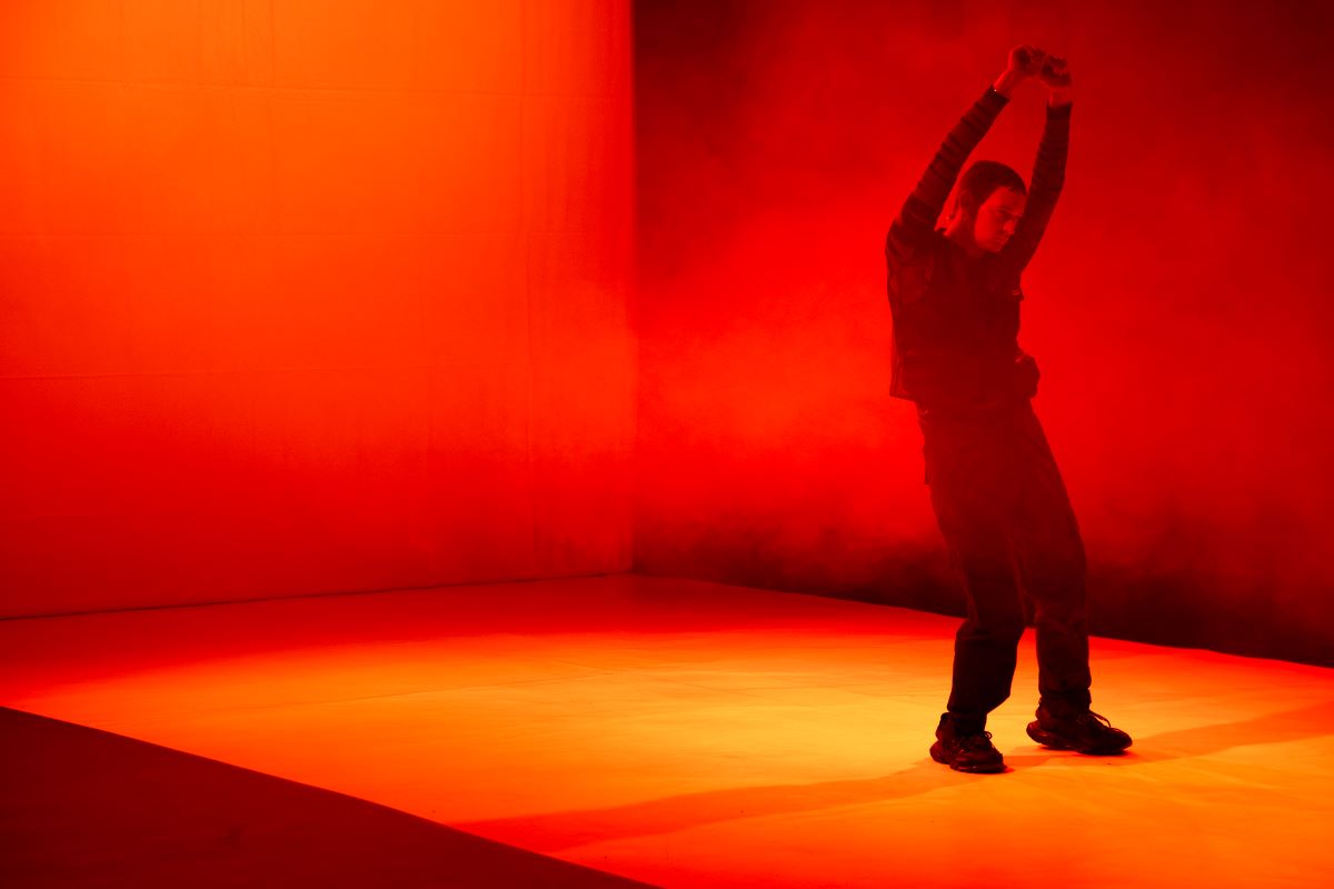 Y Events: Sweat & Fire (Viktor Szeri Fatigue, foto Petra Kupcová, Divadlo X10)