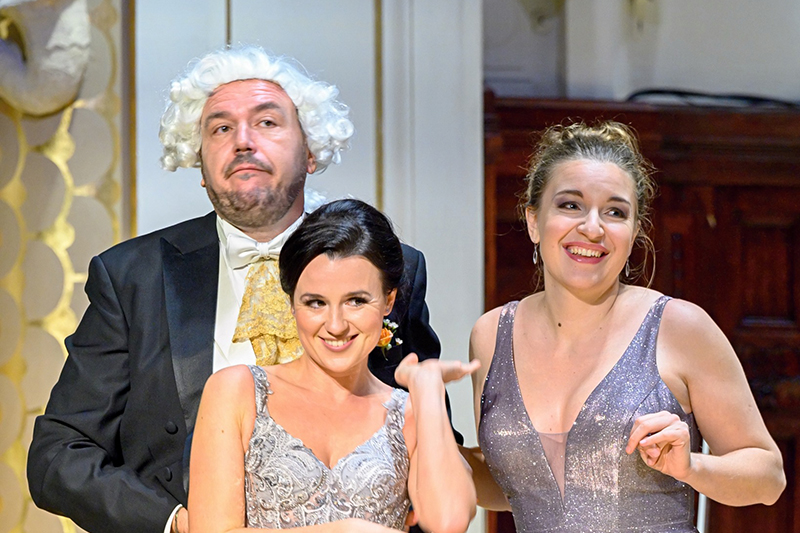 Gioacchino Rossini: Popelka, 8. prosince 2023, Smetanova síň, Obecní dům – Vincenzo Taormina, Lada Bočková a Monika Jägerová (zdroj Nachtigall Artists, foto Petr Dyrc)