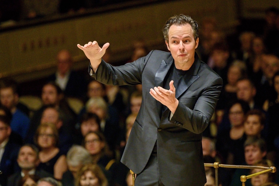Case Scaglione, 31. ledna 2024, Obecní dům, Smetanova síň, Praha (zdroj Symfonický orchestr hl. m. Prahy FOK, foto Petr Dyrc)