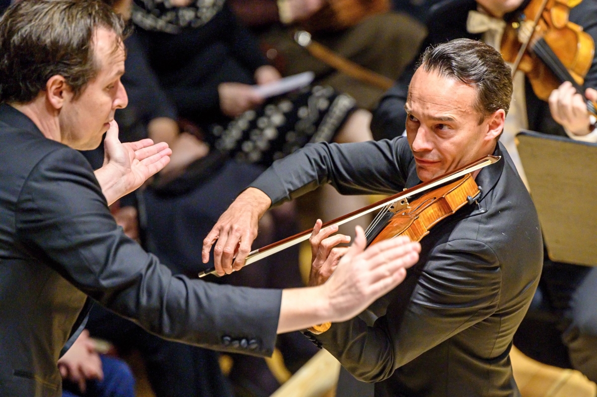 Case Scaglione, Linus Roth, 31. ledna 2024, Obecní dům, Smetanova síň, Praha (zdroj Symfonický orchestr hl. m. Prahy FOK, foto Petr Dyrc)