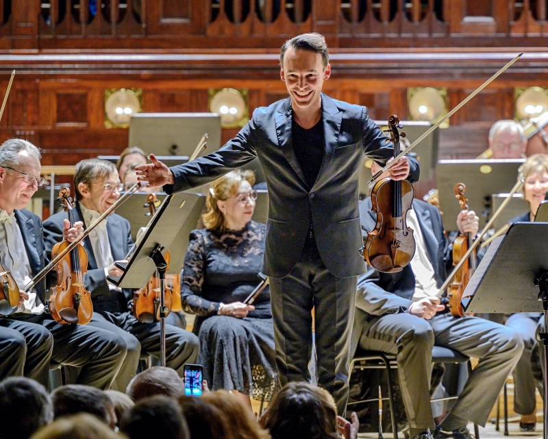 Linus Roth, 31. ledna 2024, Obecní dům, Smetanova síň, Praha (zdroj Symfonický orchestr hl. m. Prahy FOK, foto Petr Dyrc)