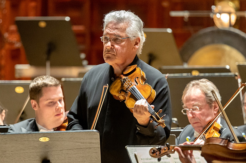 Symfonický orchestr hlavního města Prahy FOK: Pinchas Zukerman, 2. března 2022 – Pinchas Zukerman (foto Petr Dyrc)