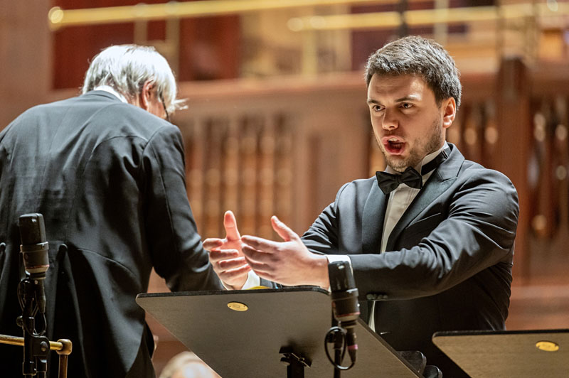Felix Mendelssohn-Bartholdy: Eliáš, oratorium op. 70 – Lukáš Bařák, Symfonický orchestr hl. m. Prahy FOK, Český filharmonický sbor Brno (foto Petr Dyrc)