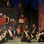 Bedřich Smetana: Prodaná nevěsta – František Zahradníček, Sbor opery Národního divadla moravskoslezského (zdroj Národní divadlo moravskoslezské, foto Martin Popelář)
