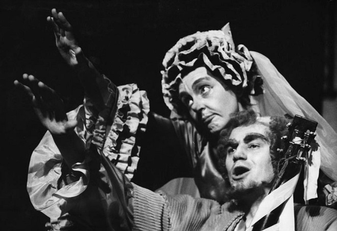 Sergej Prokofjev: Zásnuby v klášteře - NDB 1970 (Anna Barová jako Dueňa, Jan Hladík jako Mendoza)(foto Rafael Sedláček)