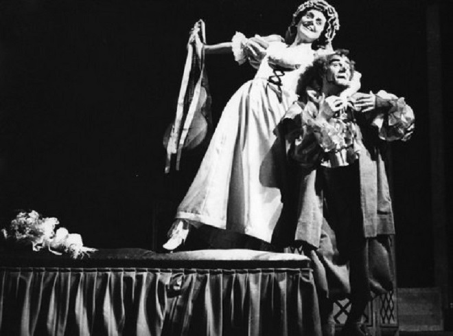 Sergej Prokofjev: Zásnuby v klášteře - NDB 1970 (Anna Barová jako Dueňa, Jan Hladík jako Mendoza)(foto Rafael Sedláček)