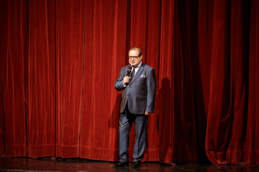 Zdeněk Prokeš před benefičním představením (foto Serghei Gherciu)