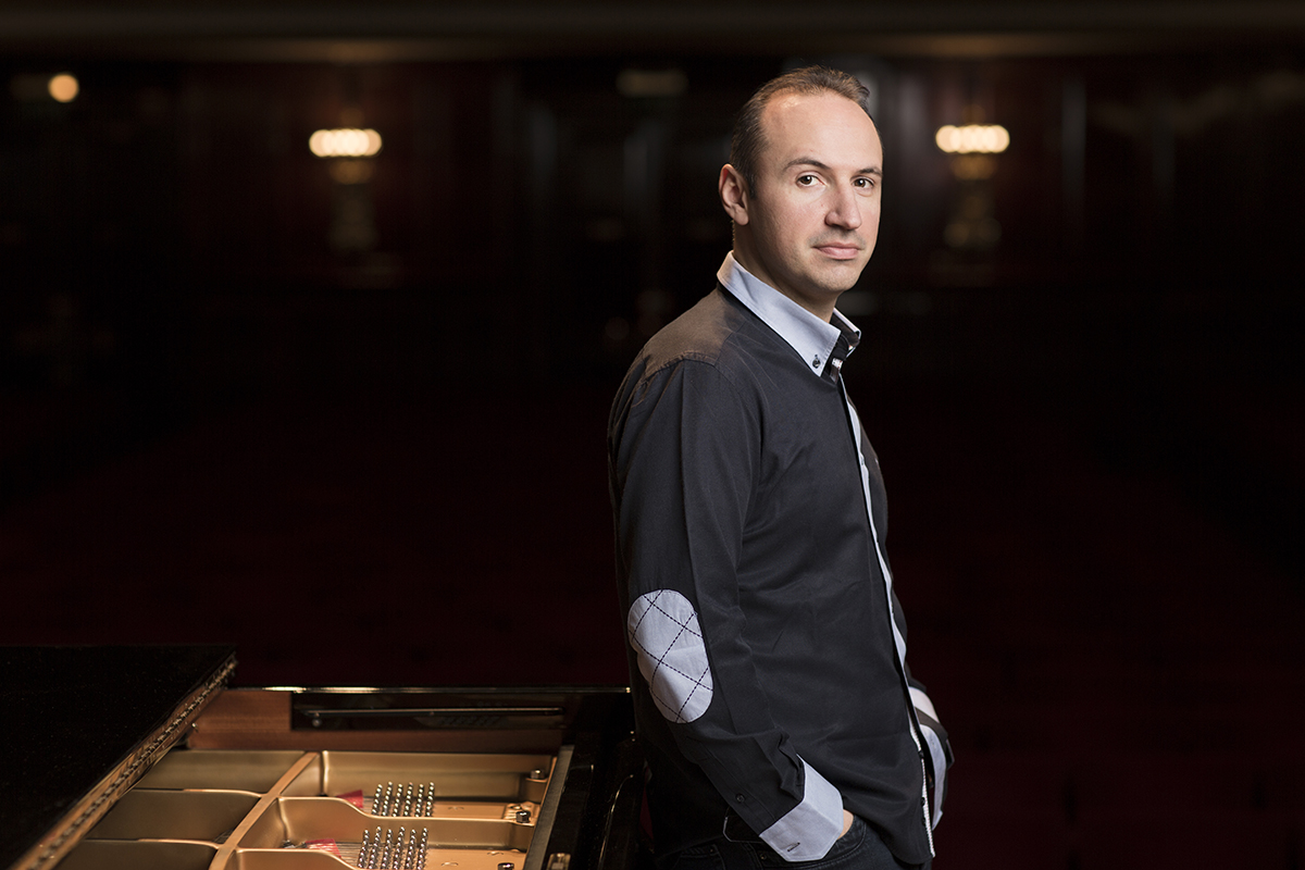 Simon Trpčeski (zdroj PKF — Prague Philharmonia)
