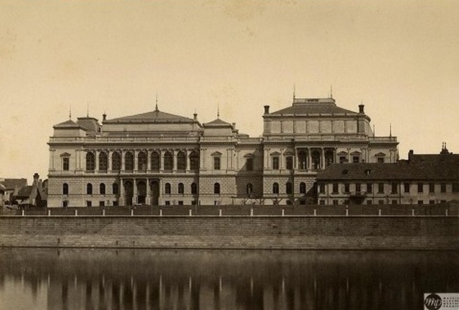 Rudolfinum v roce 1885 (zdroj rudolfinum.cz)