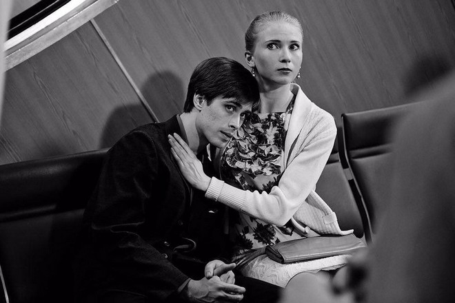 Dance to Freedom - Artem Ovcharenko (Rudolf Nurejev) s filmovou Allou Osipenko (foto BBC/archív Artema Ovcharenka)
