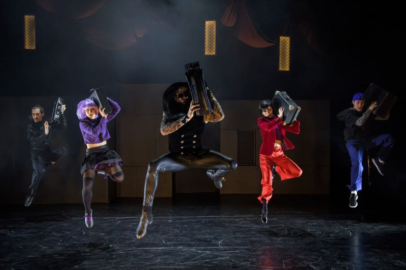 Dekkadancers - Strašidlo cantervillské (foto Serghei Gherciu)