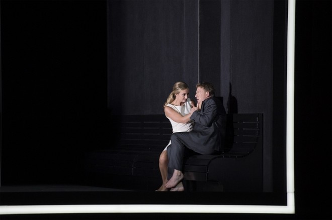 Andrea Lorenzo Scartazzini: Der Sandmann - Agneta Eichenholz (Clara), Daniel Schmutzhard (Nathanael) - Oper Frankfurt 2016 (foto © Monika Rittershaus)