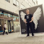 Dramaturg festivalu Moravský podzim Vítězslav Mikeš a křídla v České ulici (zdroj Filharmonie Brno)