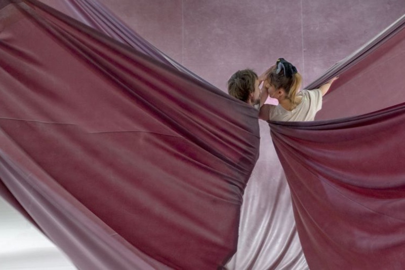Soňa Ferienčíková, Mária Júdová, Alexandra Timpau: Inbetween (zdroj Divadlo Ponec)