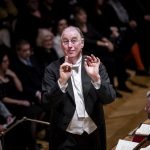 Symfonický orchestr hlavního města Prahy FOK: Vánoční oratorium, 13. prosince 2023, Obecní dům, Smetanova síň – Jac van Steen (foto Jan Slavík)