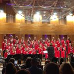 Západočeské hudební centrum: Koncert k poctě Jana Slimáčka, 27. listopadu 2023, Dům hudby, Plzeň – Jan Kubeš, Pěvecký sbor Mariella a Hana Bezděková (foto Tereza Růžičková)