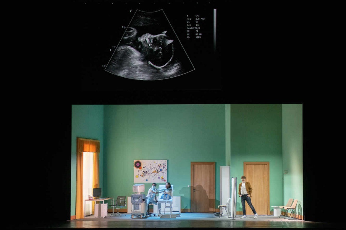C. Gounod: Faust - Ermonela Jaho, Michèle Losier - Opéra national de Paris 2021 (foto Monika Rittershaus)