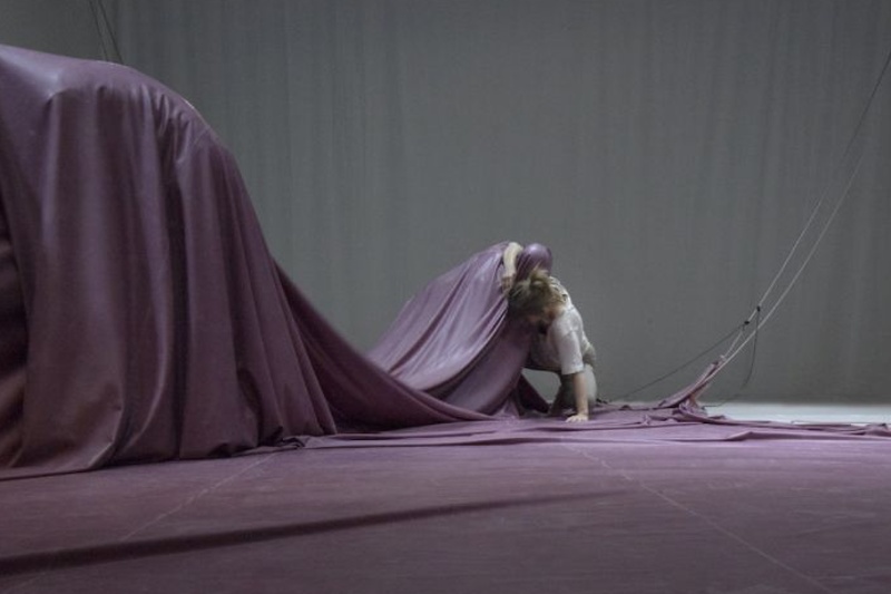 Soňa Ferienčíková, Mária Júdová, Alexandra Timpau: Inbetween (zdroj Divadlo Ponec)