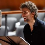 Jonas Kaufmann v nahrávacím studiu (foto Warner Brothers Classics)