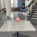 Kasička Diecézní charity Brno v Janáčkově divadle (zdroj Národní divadlo Brno)