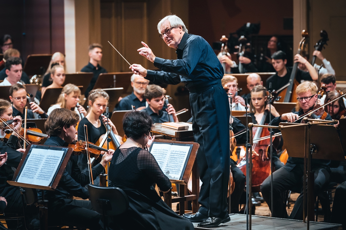 Společný orchestr s žáky základních uměleckých škol, Česká filharmonie, Petr Altrichter (foto Petr Chodura)