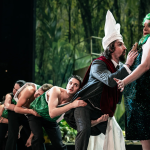 Jean-Philippe Rameau: Platée – Balet Opery Národního divadla, Pavol Kubáň (Jupiter), Marcel Beekman (Platée), Státní opera Praha (foto Pavel Hejný)