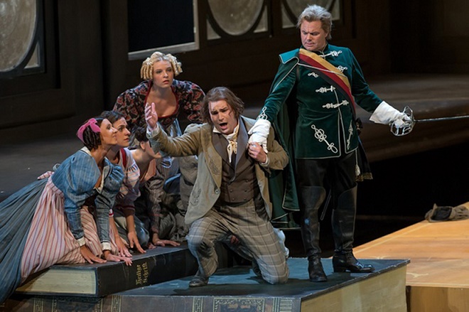 R.Wagner: Mistři pěvci norimberští - Štěpánka Pučálková, Christiane Döcker, Reinhild Buchmayr (Lehrbuben), Peter Sonn (David), Roberto Saccá (Walter von Stolzing) - Salzburger Festspiele Salzburg 2013 (foto Wildbild)