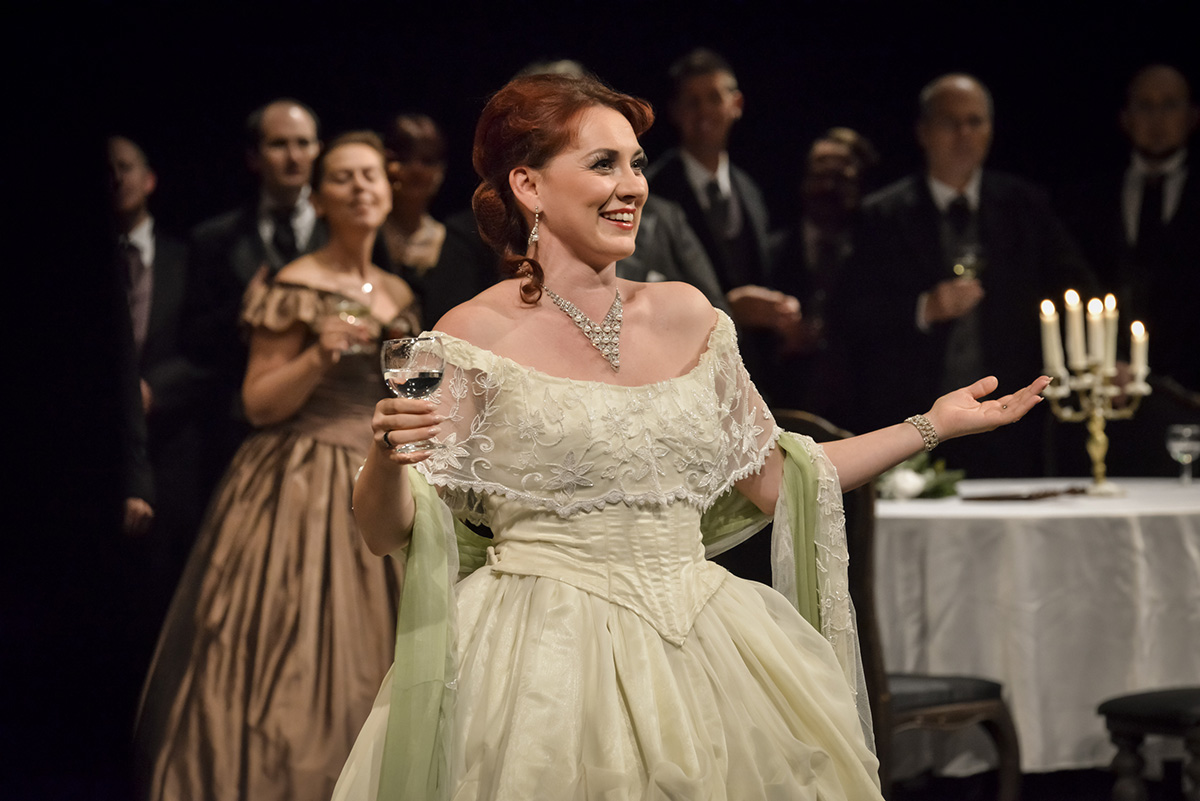 Giuseppe Verdi: La traviata – Národní divadlo Brno (foto Marek Olbrzymek)