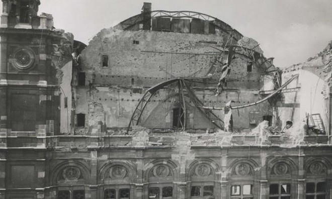 Wiener Staatsoper po bombardování 12. března 1945 (foto (c) Staatsoper)