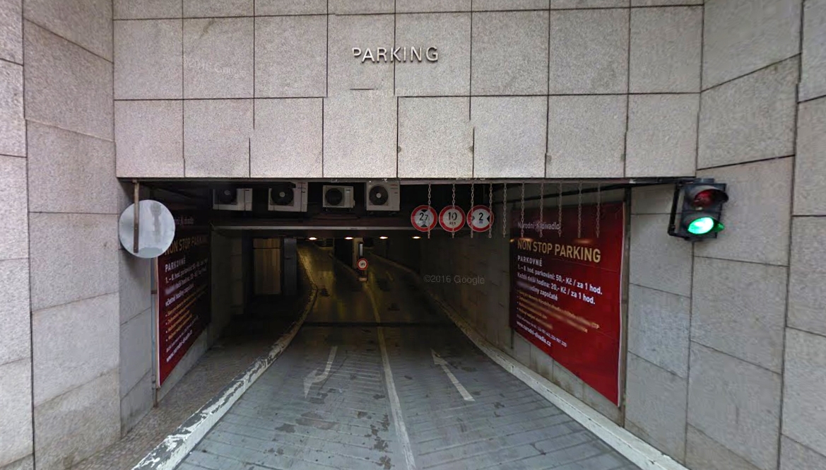Parkoviště Národního divadla (zdroj Google Maps)
