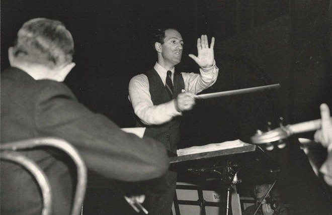 George Gershwin diriguje (foto archiv autora)