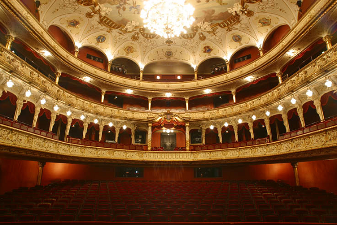 Hessiches Staatstheater Wiesbaden (foto archiv)